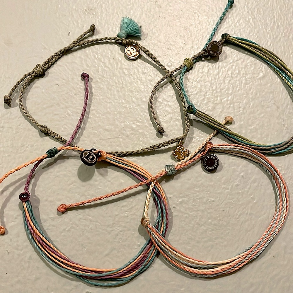 Pack of Pura Vida bracelets